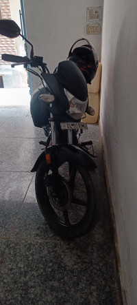 Gray Honda Livo Disc