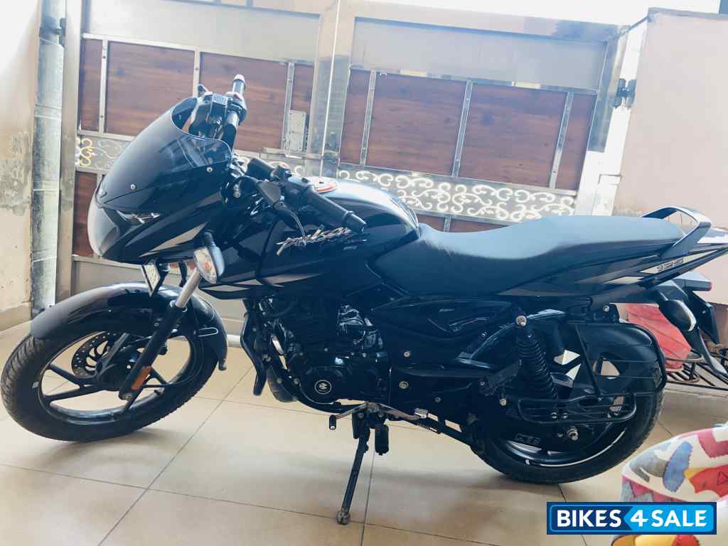 Bajaj Pulsar 125