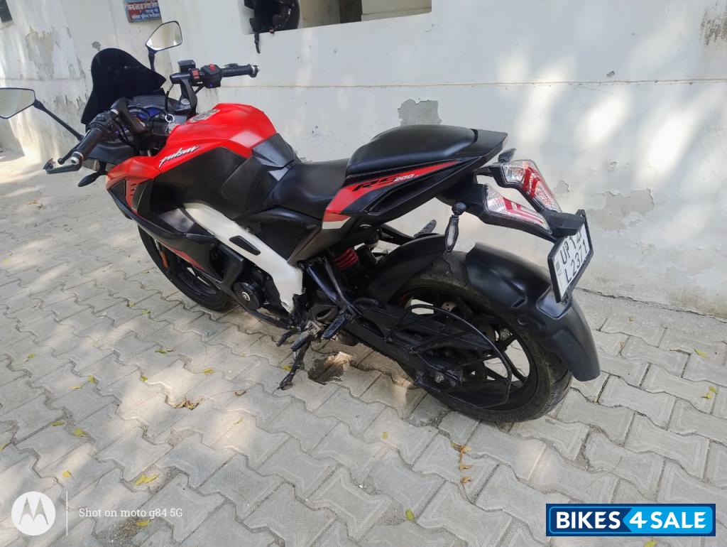 Bajaj Pulsar RS 200 ABS