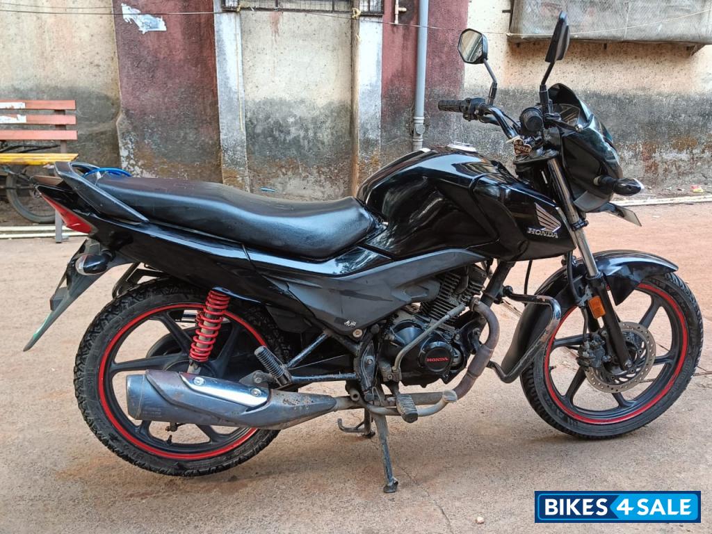 Black Honda Livo Disc