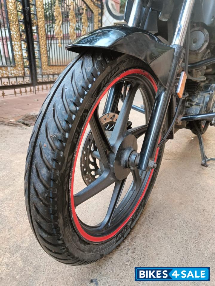 Black Honda Livo Disc