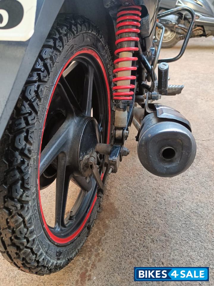 Black Honda Livo Disc