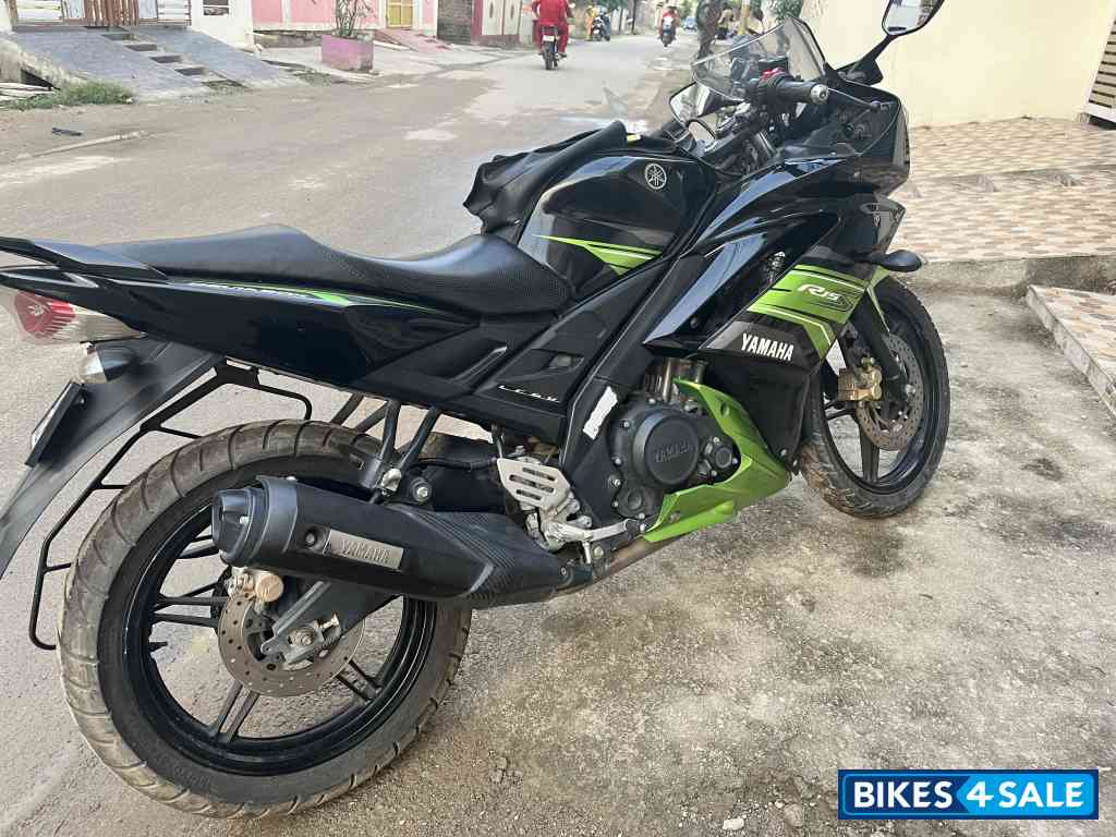 Yamaha YZF R15 S