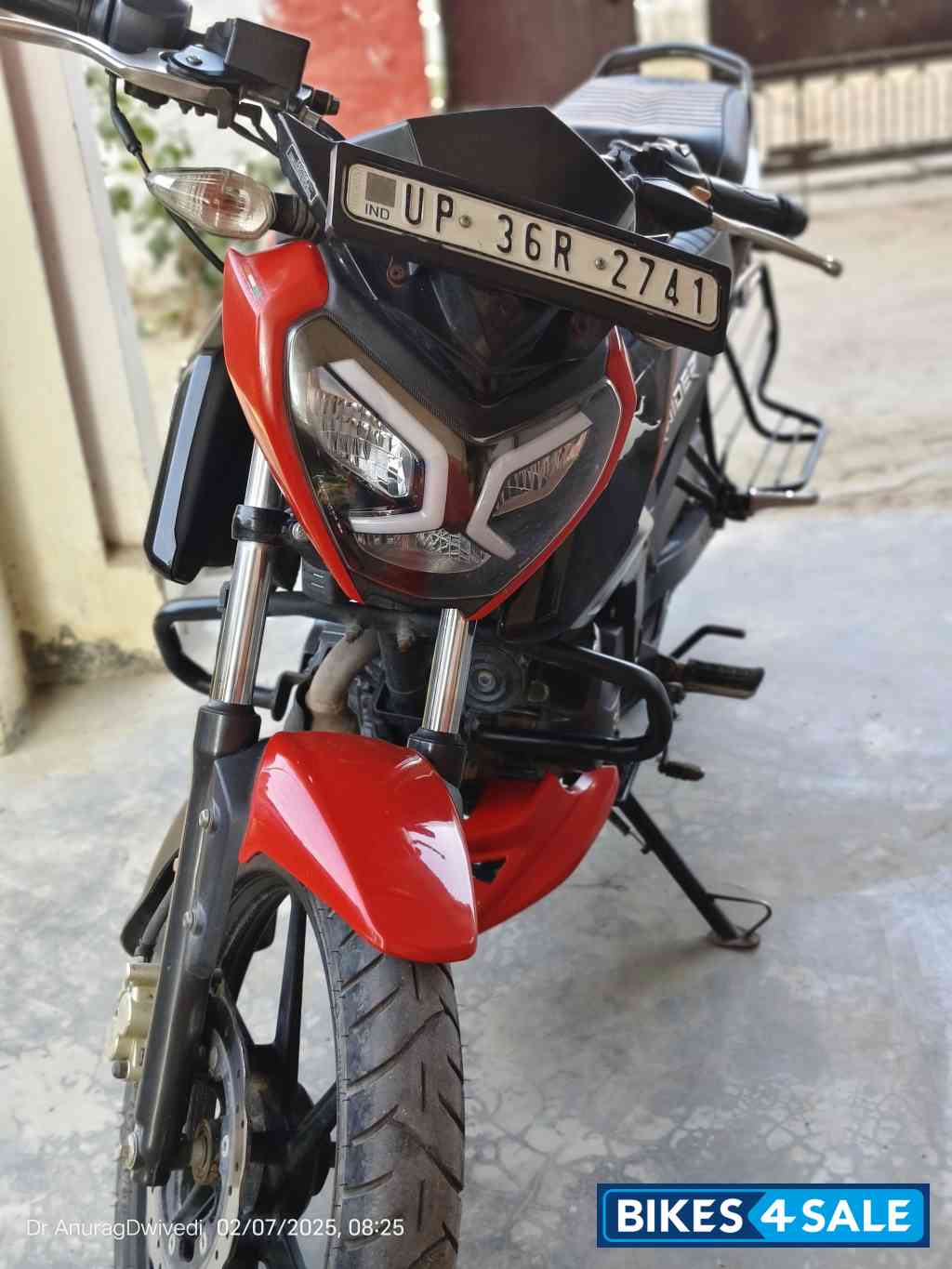 Red TVS Raider 125