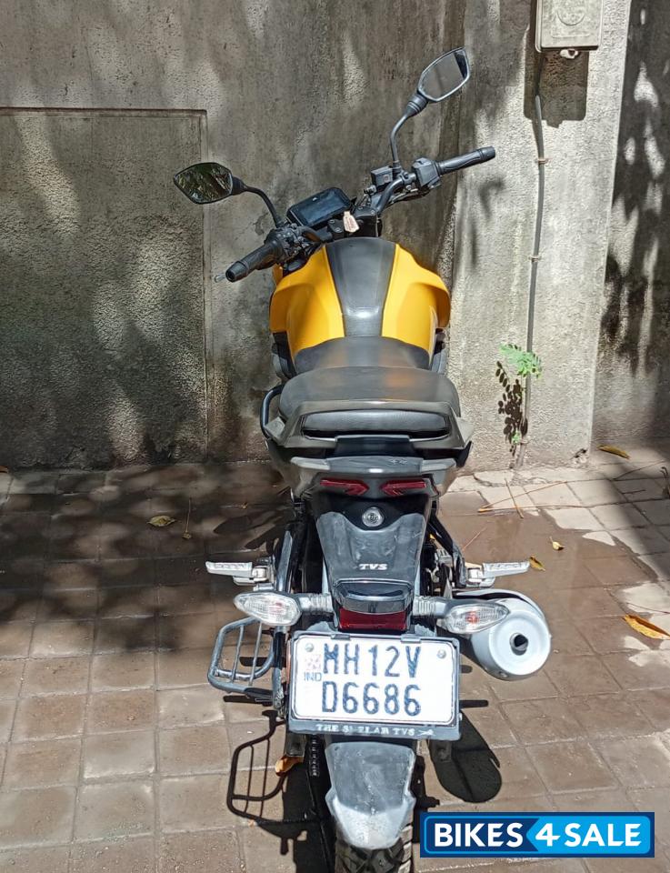 TVS Raider Split Seat