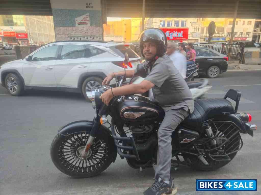 Black Gold Royal Enfield Bullet Standard 350