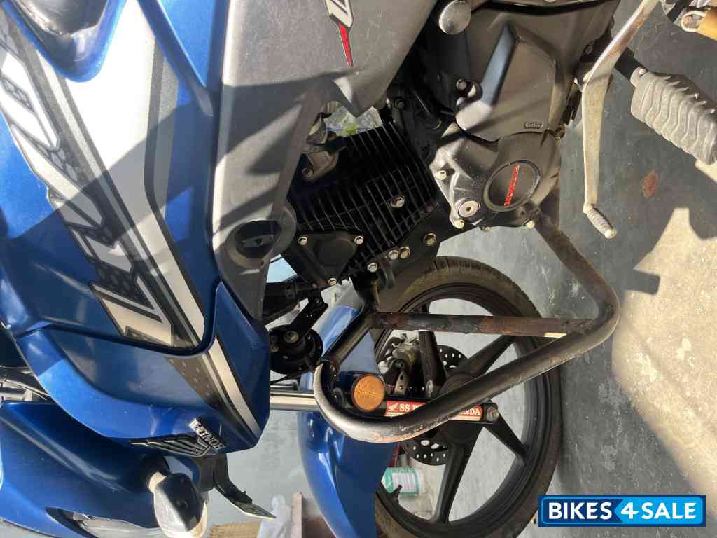 Blue Honda Livo Disc