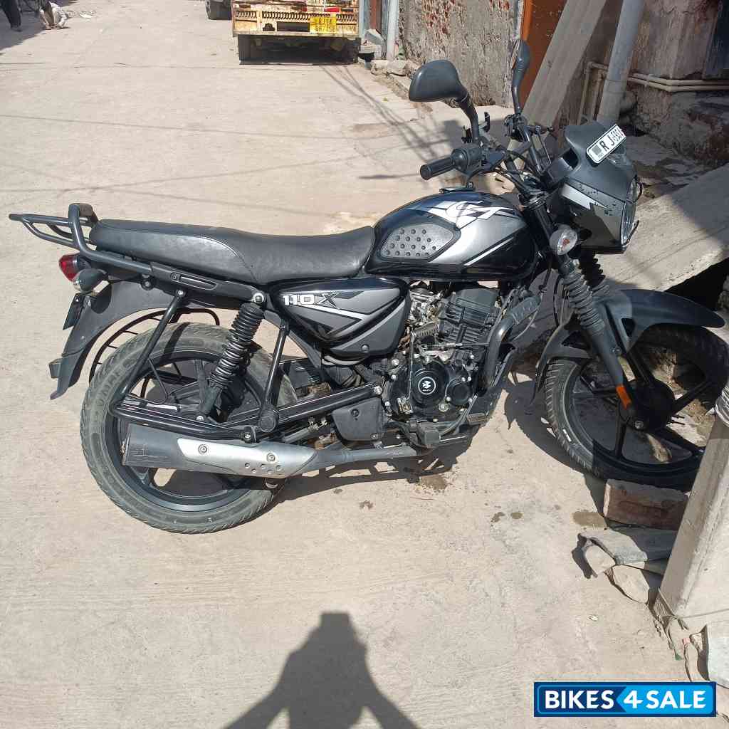 Black And Silver Bajaj CT110X