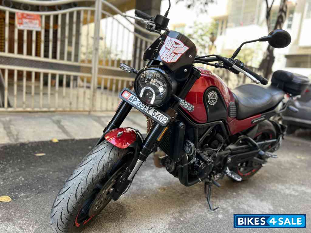 Benelli Leoncino 500 BS6