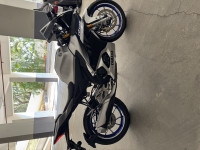 Metallic Silver Yamaha R15M