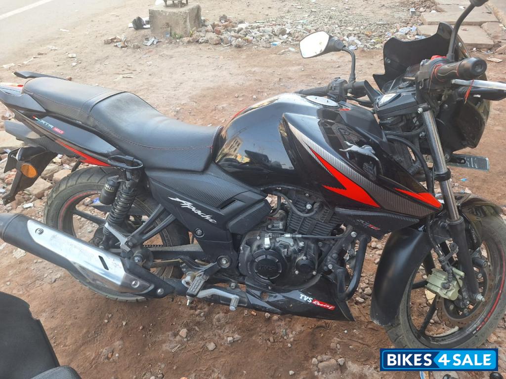 Black TVS Apache RTR 160