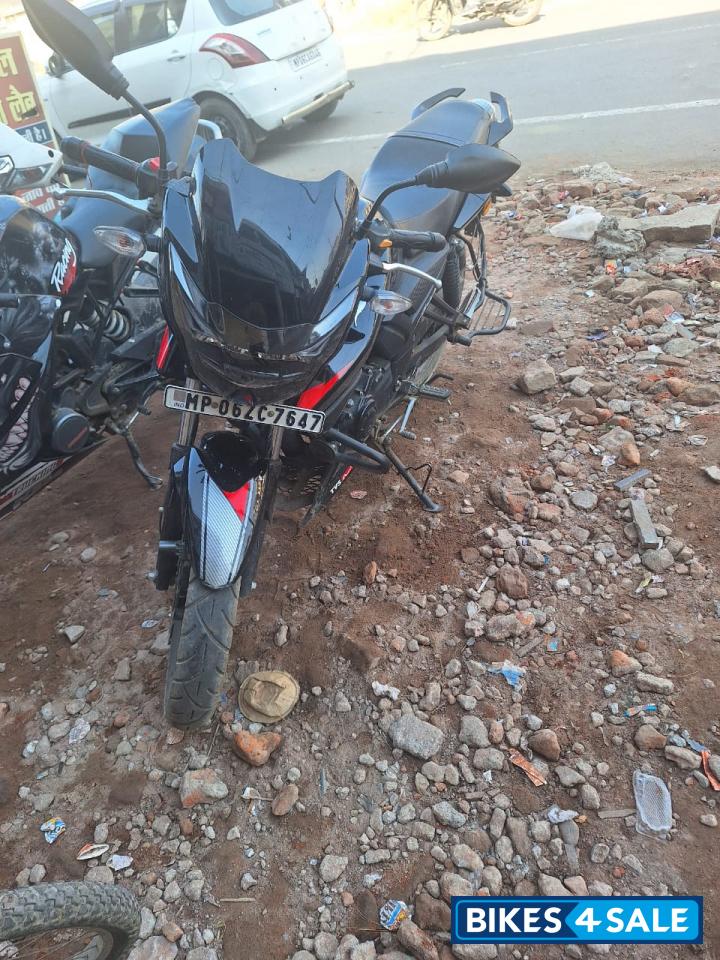 Black TVS Apache RTR 160