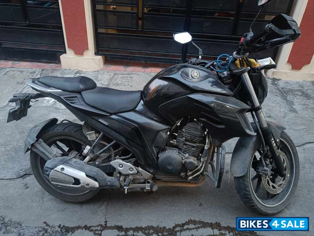 Yamaha FZ25