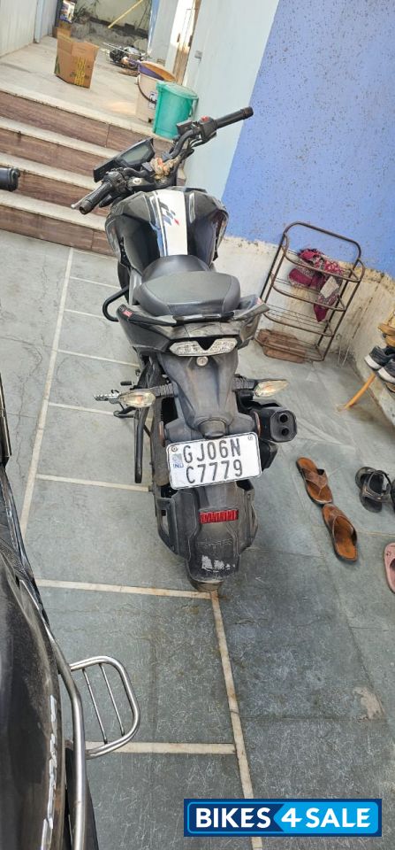 Black TVS Apache RTR 160 4V