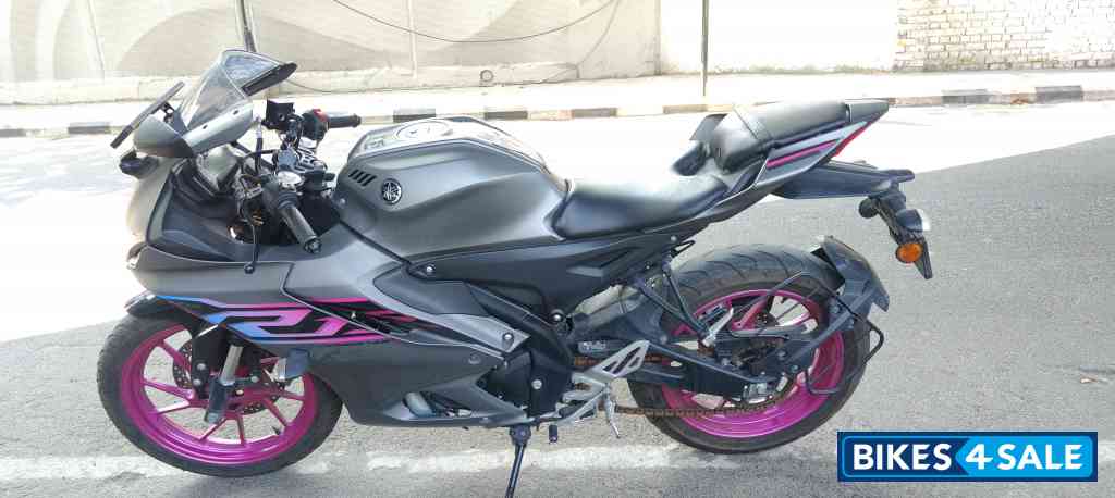 Yamaha R15 V4