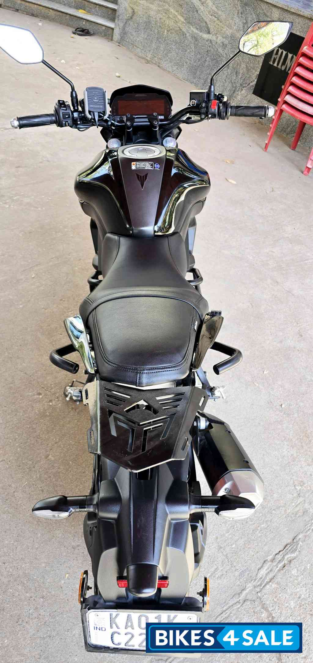 Black Yamaha MT-15 BS6