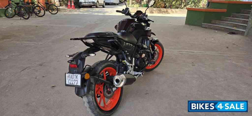 Black Yamaha MT-15 BS6
