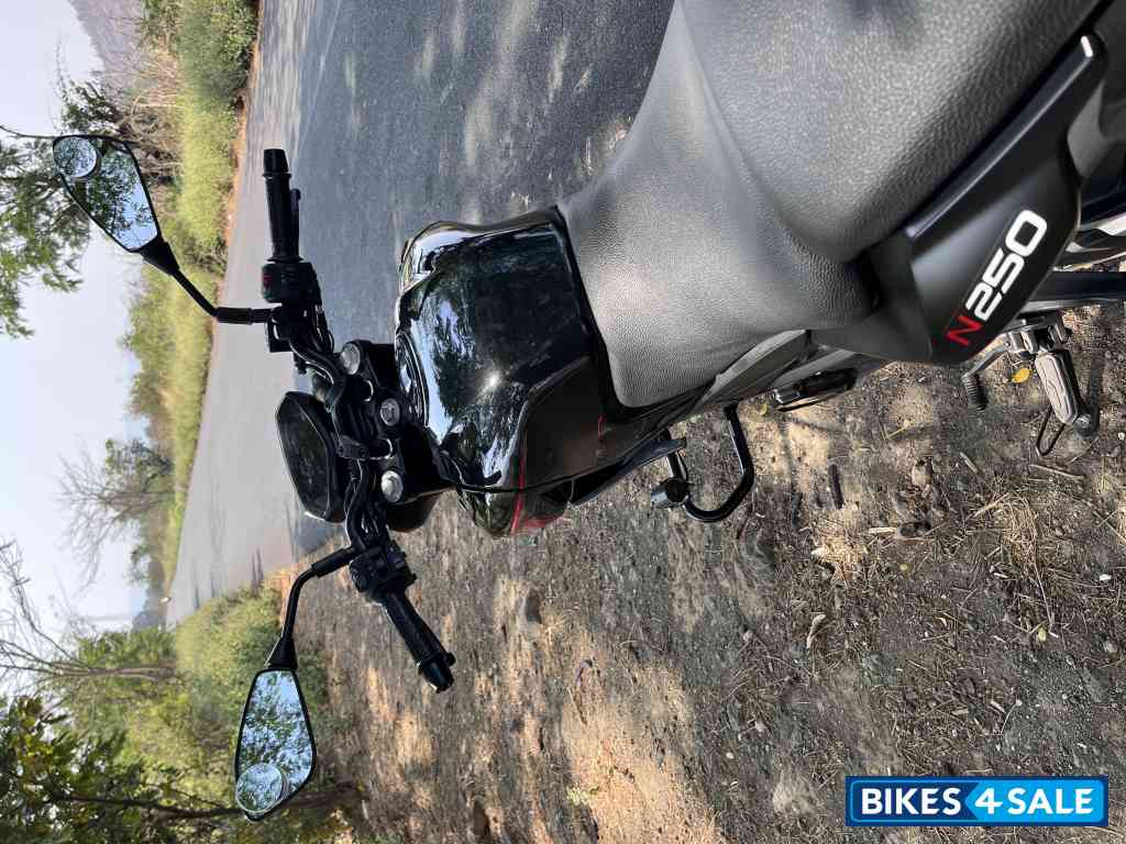 Bajaj Pulsar N250 2024