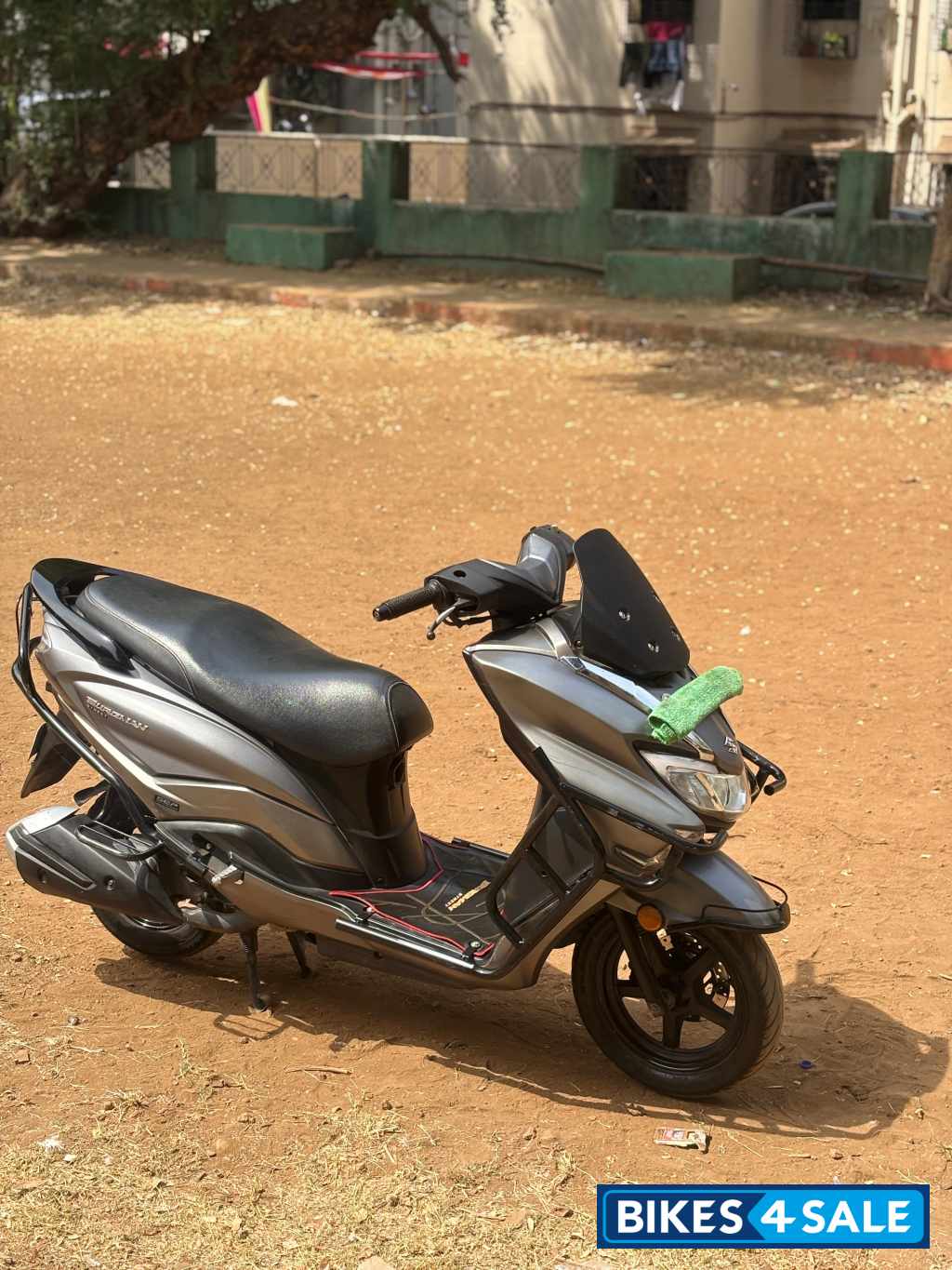 Silver Matalic Grey Suzuki Burgman Street BS6