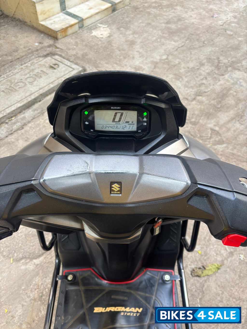 Silver Matalic Grey Suzuki Burgman Street BS6