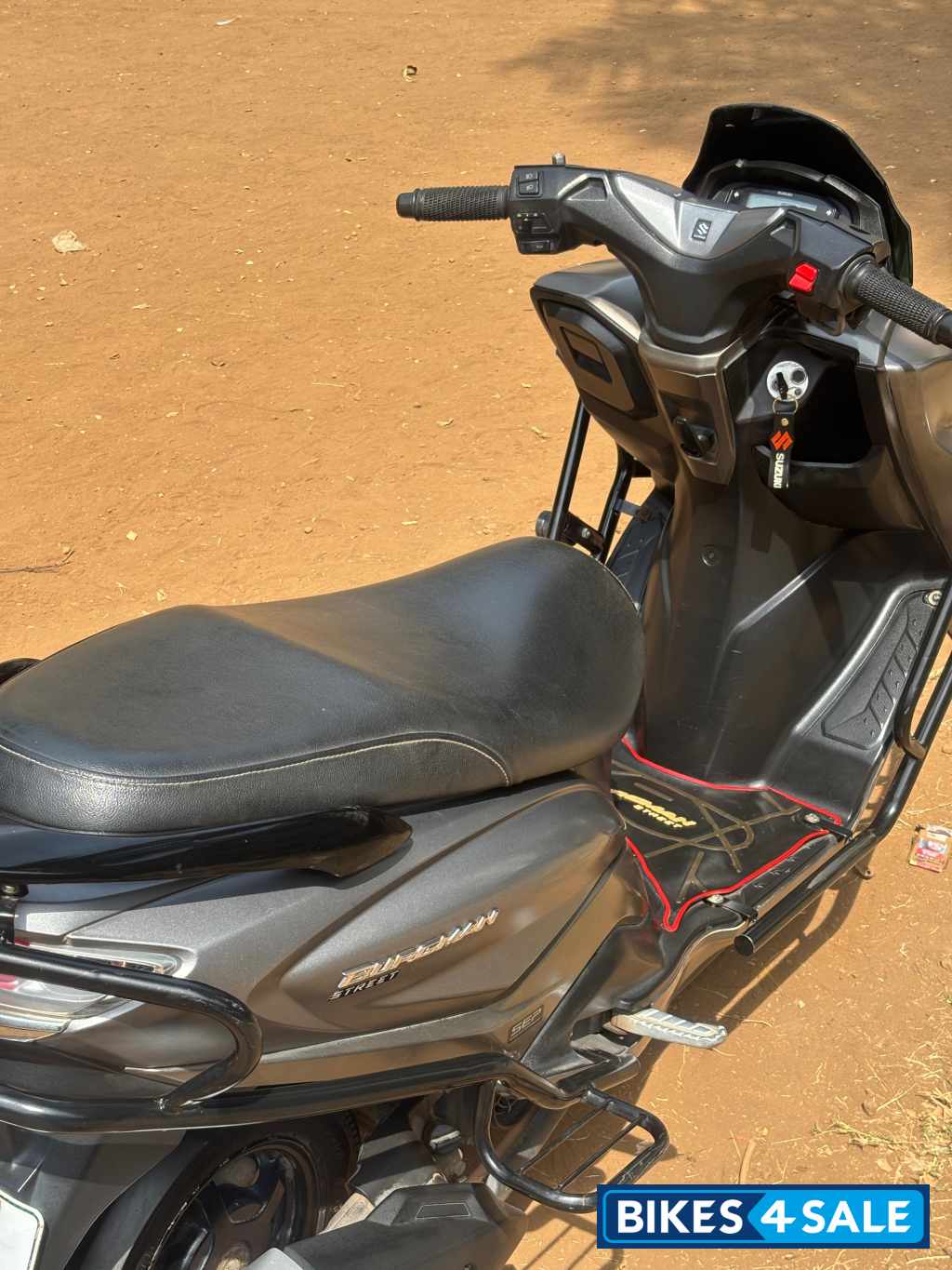 Silver Matalic Grey Suzuki Burgman Street BS6