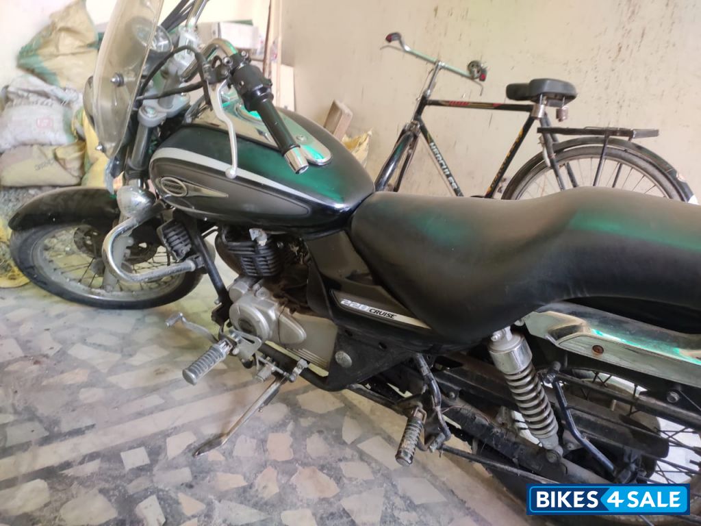 Bajaj Avenger Cruise 220