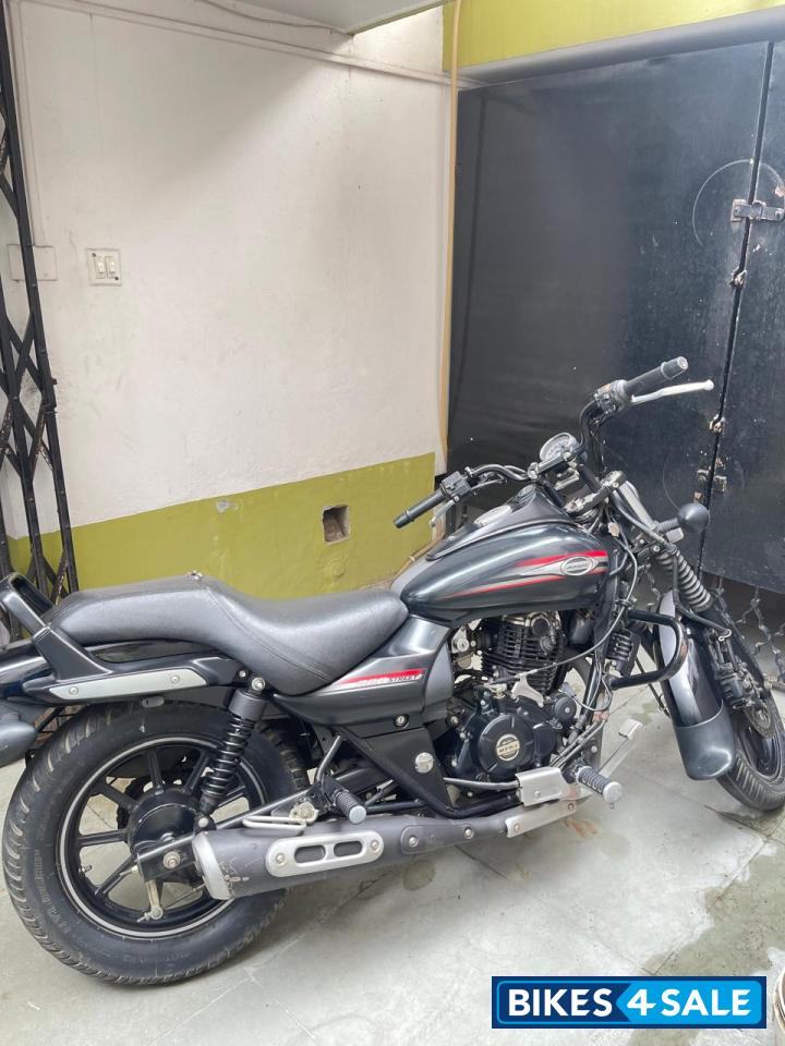Mat Black Meta Bajaj Avenger Street 220