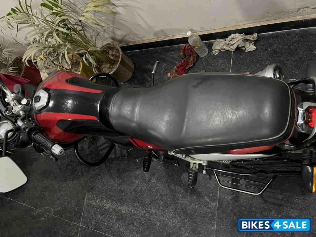 Bajaj V15