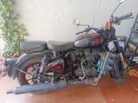 Royal Enfield Classic Stealth Black