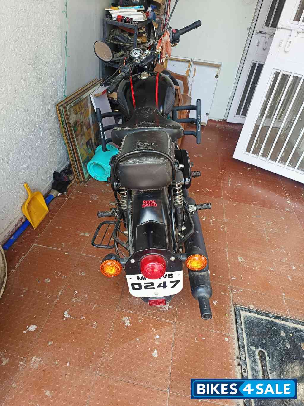 Royal Enfield Classic Stealth Black