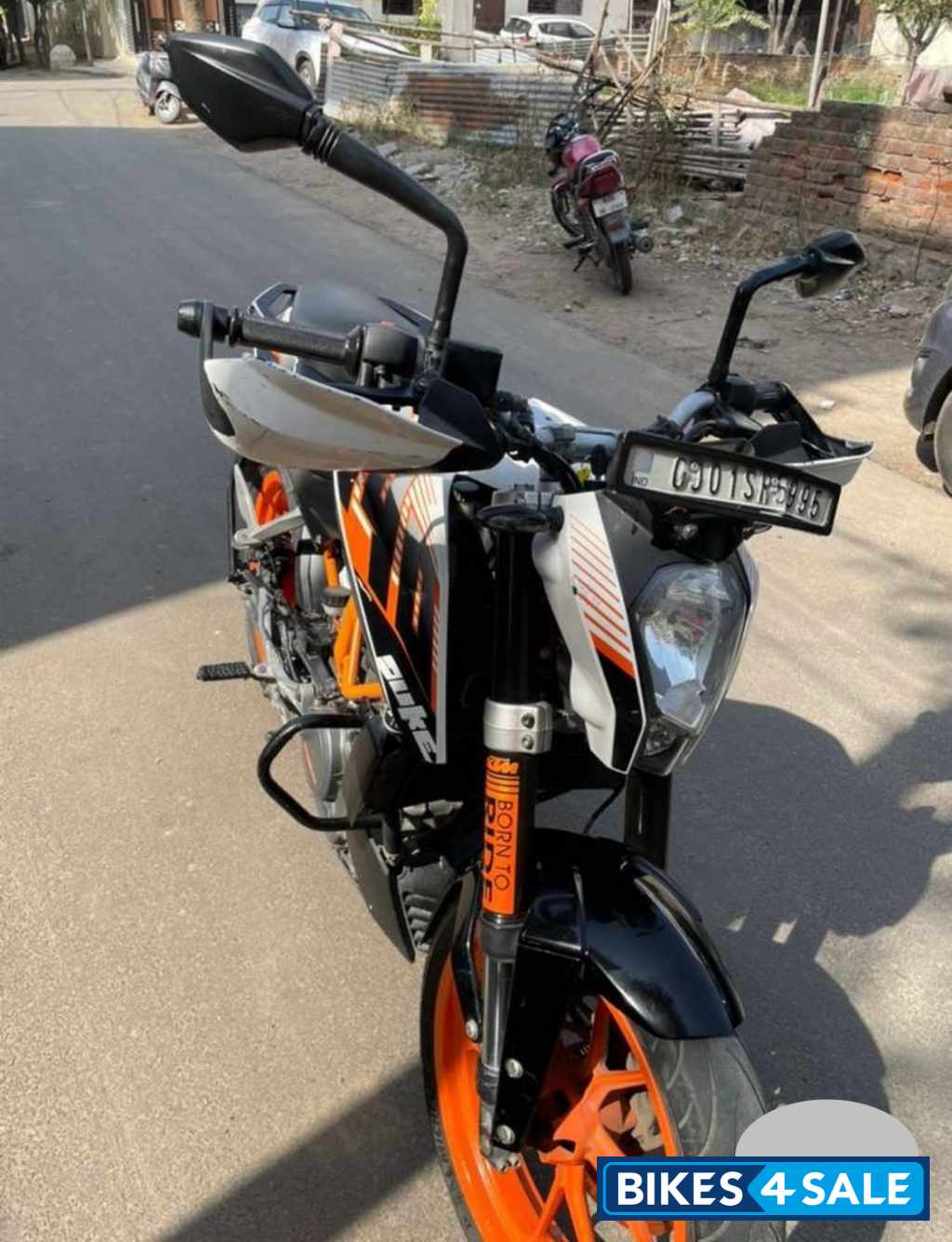 White KTM Duke 390 White KTM Duke 390