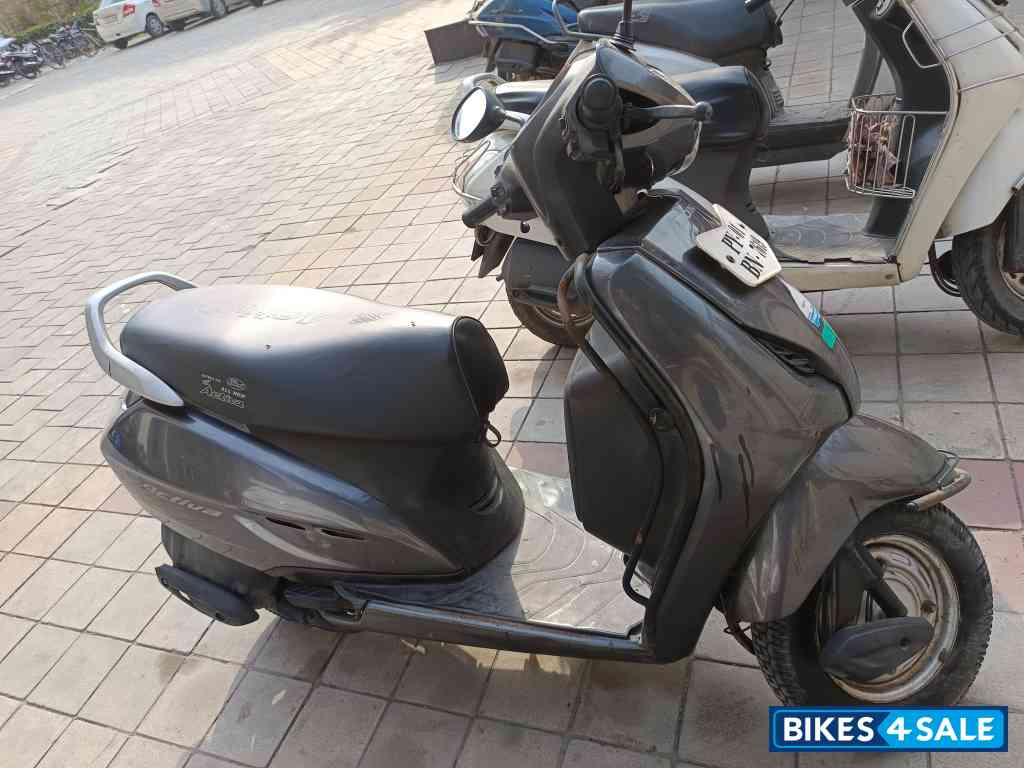 Grey Honda Activa