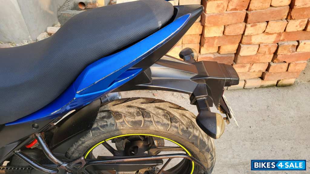 Met. Triton Blue Suzuki Gixxer SF Moto GP