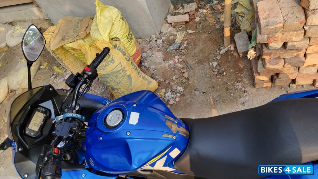 Met. Triton Blue Suzuki Gixxer SF Moto GP