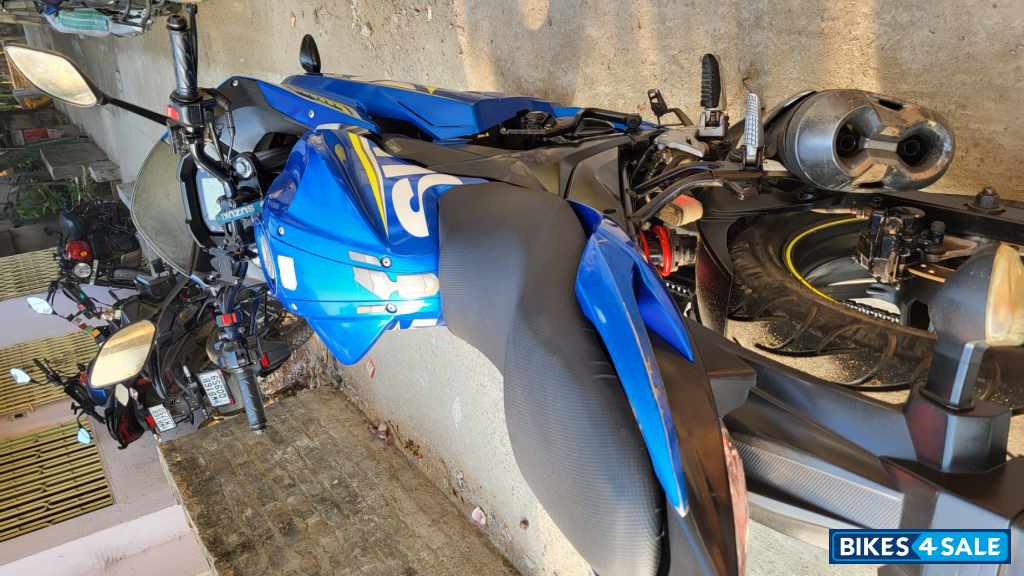 Met. Triton Blue Suzuki Gixxer SF Moto GP