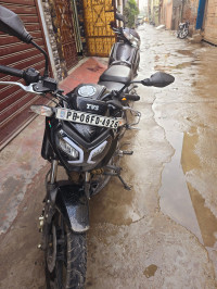 Black TVS Raider 125