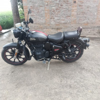 Royal Enfield Classic Stealth Black 2022 Model
