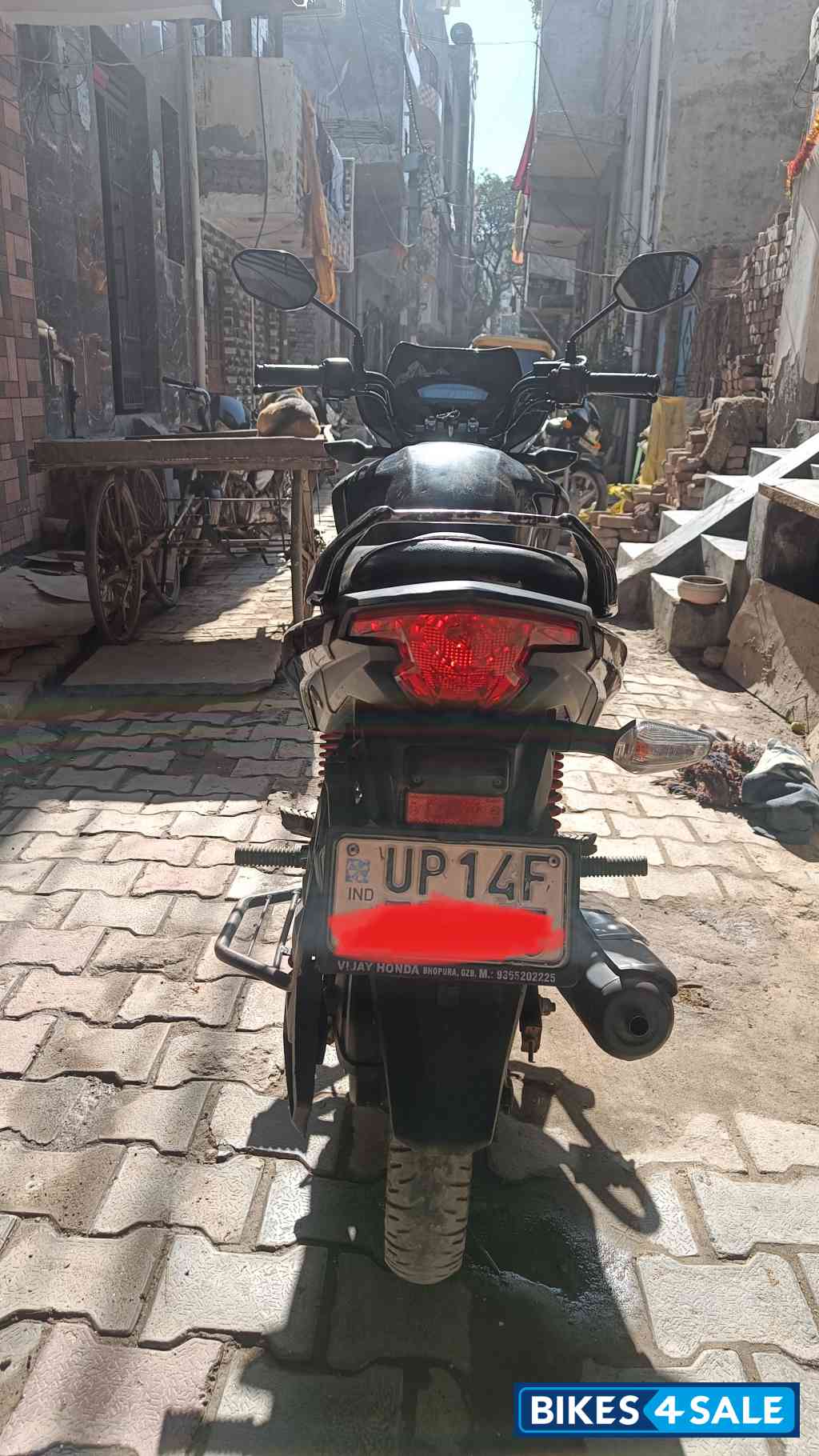 Blue Honda SP125 Blue Honda SP125