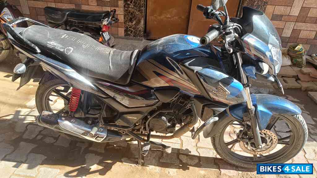 Blue Honda SP125 Blue Honda SP125