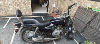 Black Bajaj Avenger 220 DTS-i