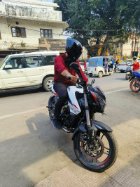White Bajaj Pulsar NS 160 BS6