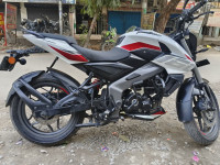 White Bajaj Pulsar NS 160 BS6
