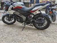 White Bajaj Pulsar NS 160 BS6
