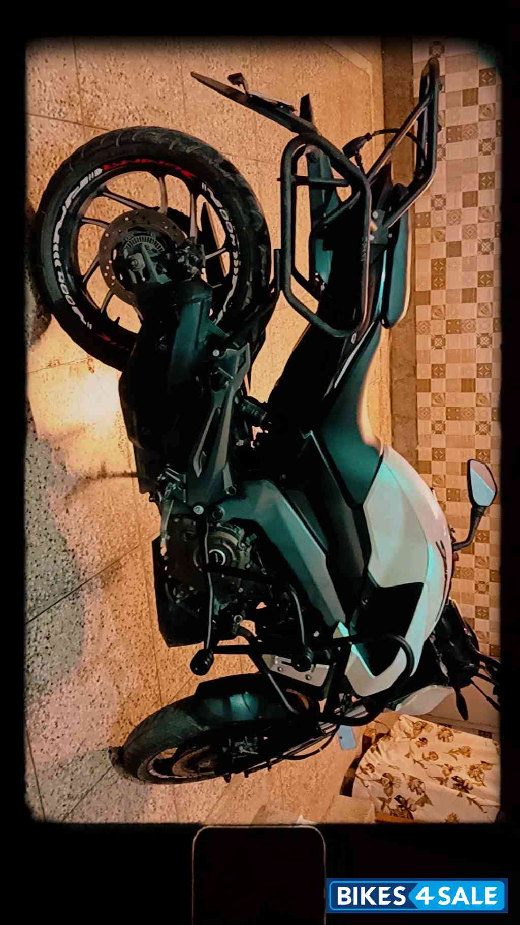 White Bajaj Dominar 400 ABS BS6