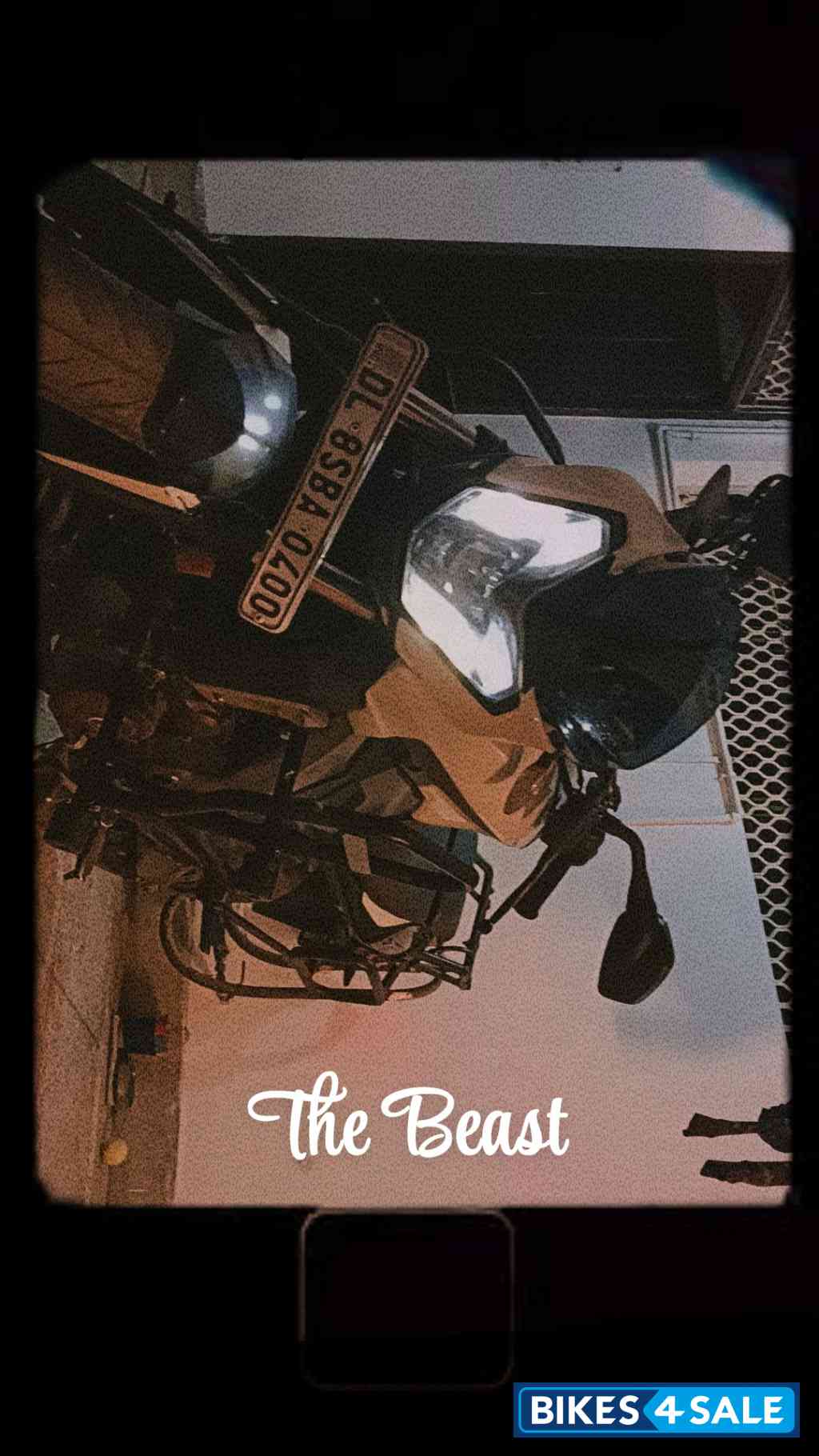 White Bajaj Dominar 400 ABS BS6