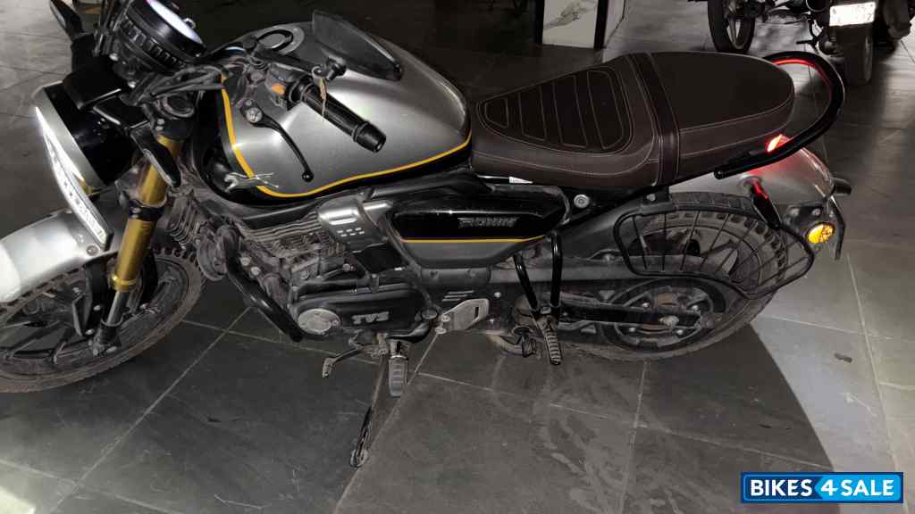 TVS Ronin TD