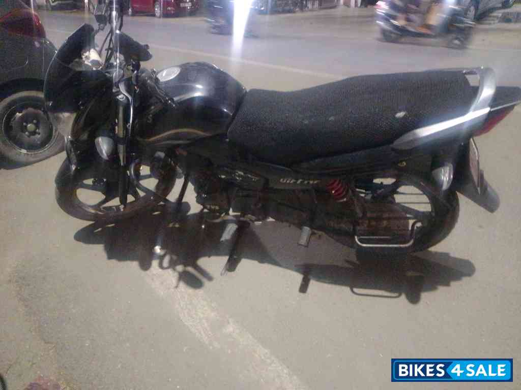 Black TVS Victor