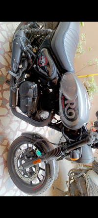 Royal Enfield Hunter 350 Metro