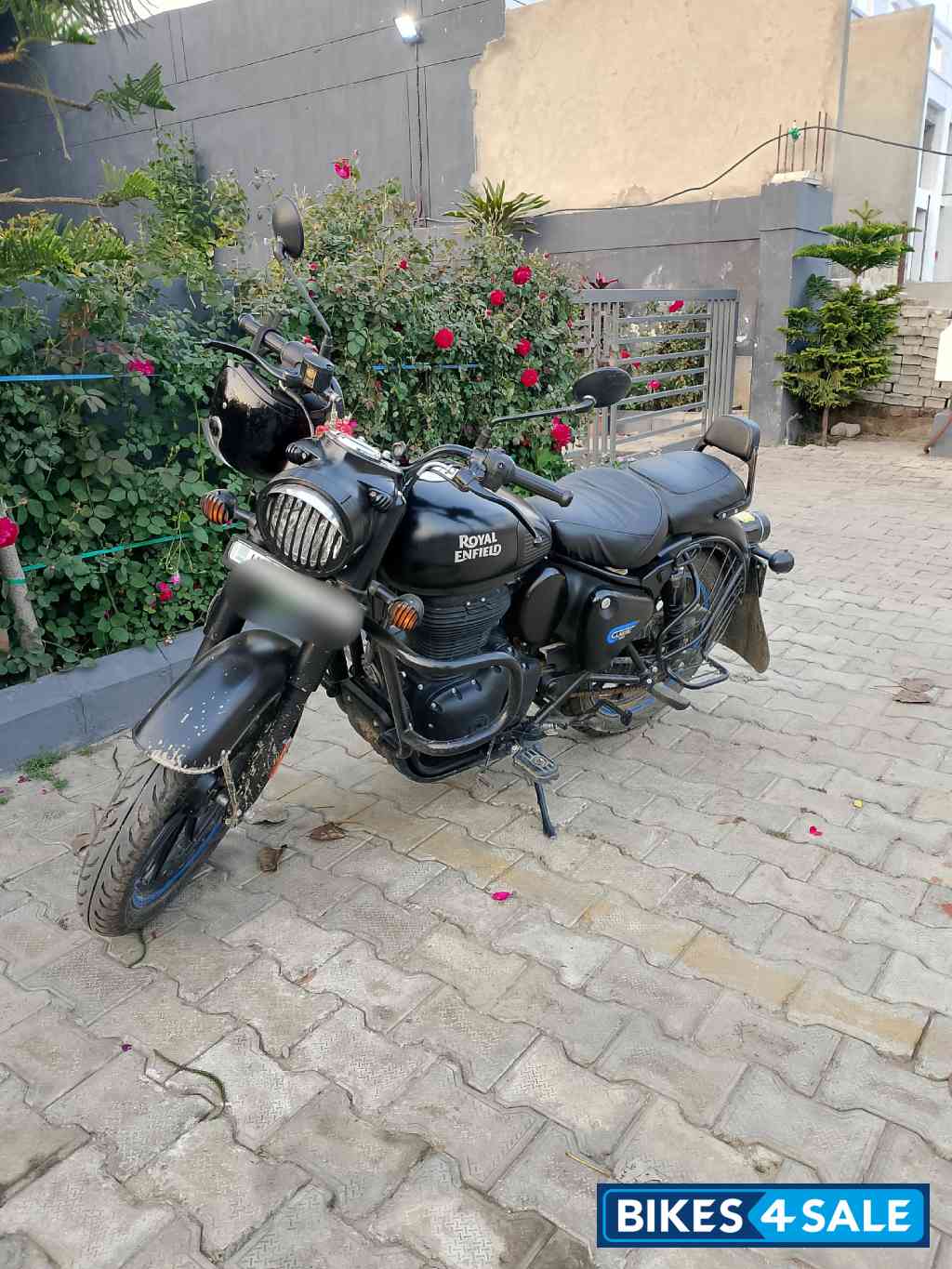Royal Enfield Classic Stealth Black