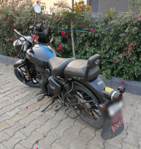 Royal Enfield Classic Stealth Black